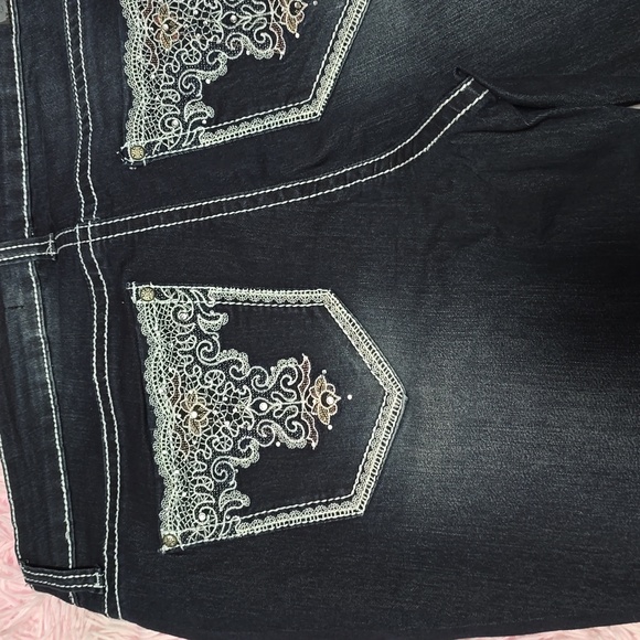 Zanadi Embroidered Jeans NWT - Picture 2 of 4